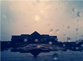 青島羅德售后人員冒雨趕往客戶(hù)所在地
